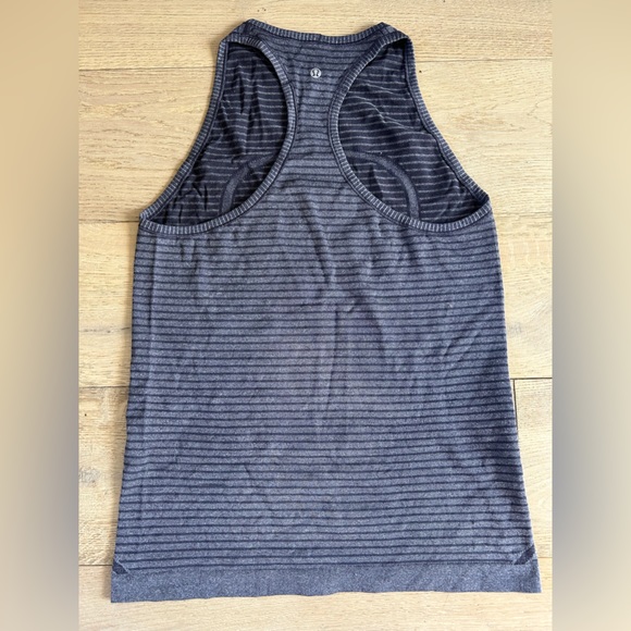Lululemon Purple Grey Swiftly High Neck Tank Top - Size 8 - Picture 2 of 3